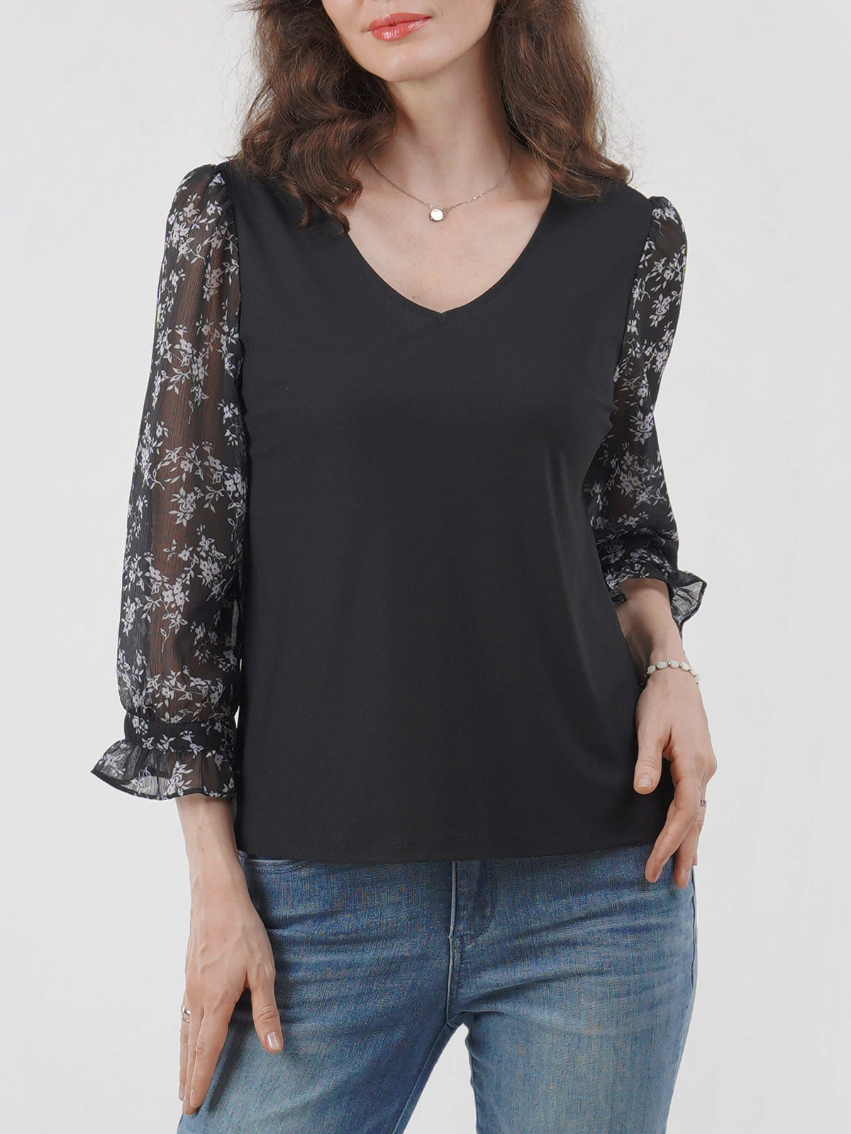 V-Neckline Three-Quarter Print Sleeve Top