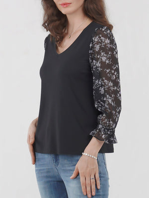 V-Neckline Three-Quarter Print Sleeve Top