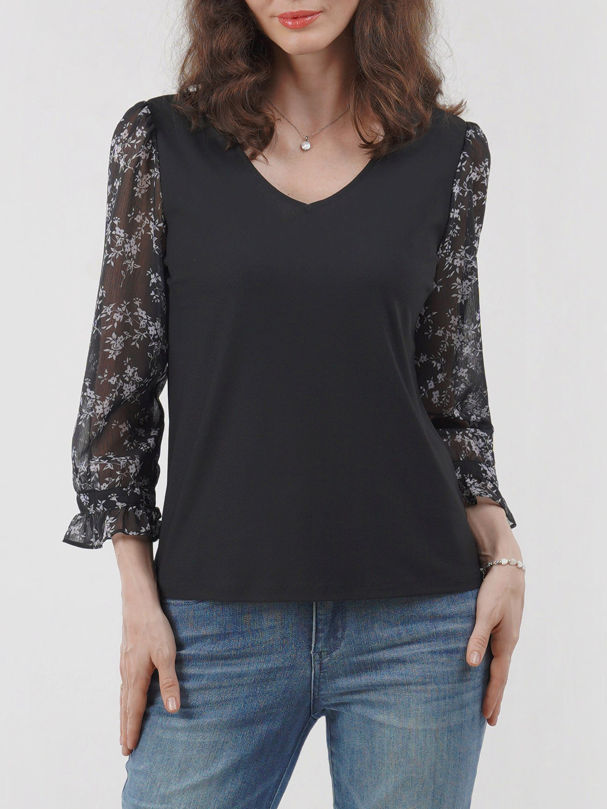 V-Neckline Three-Quarter Print Sleeve Top