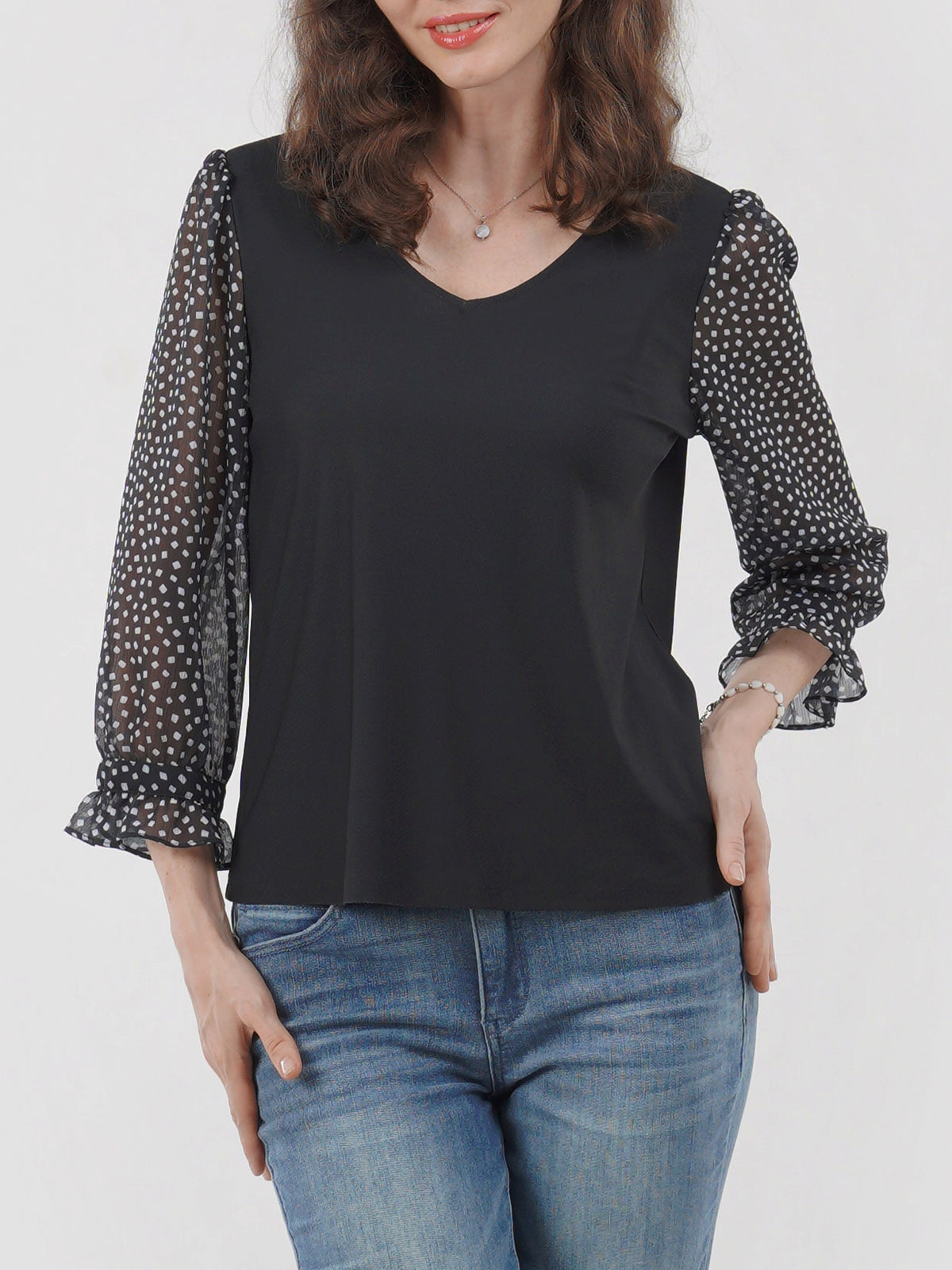 V-Neckline Three-Quarter Print Sleeve Top
