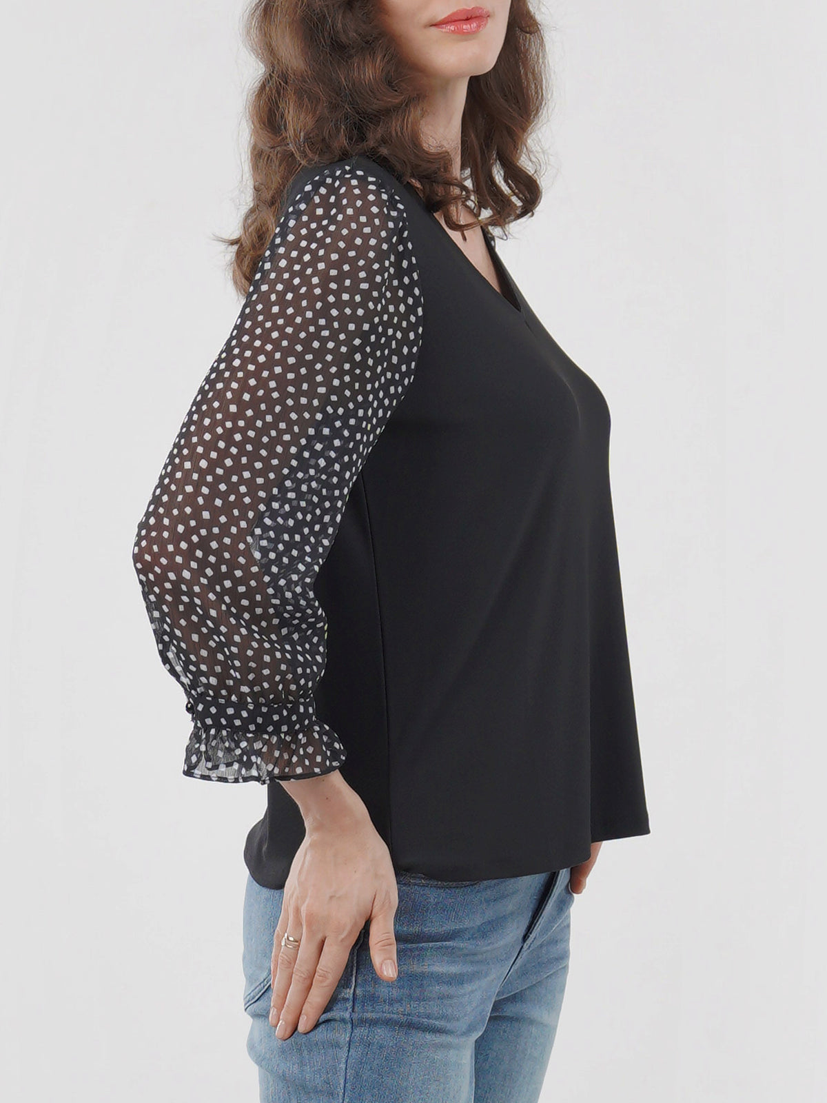 V-Neckline Three-Quarter Print Sleeve Top