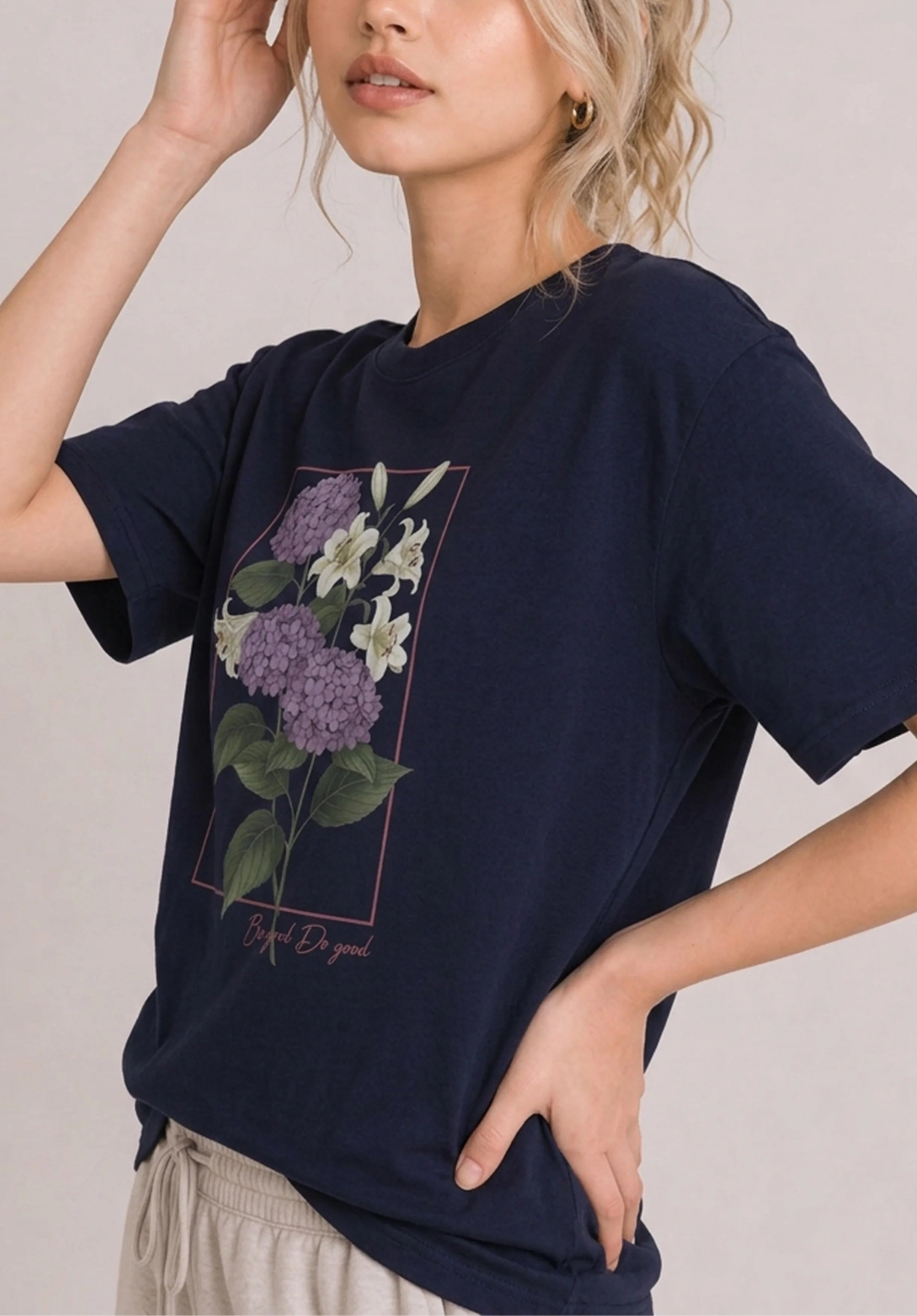 Hydrangea Lily Navy Tee