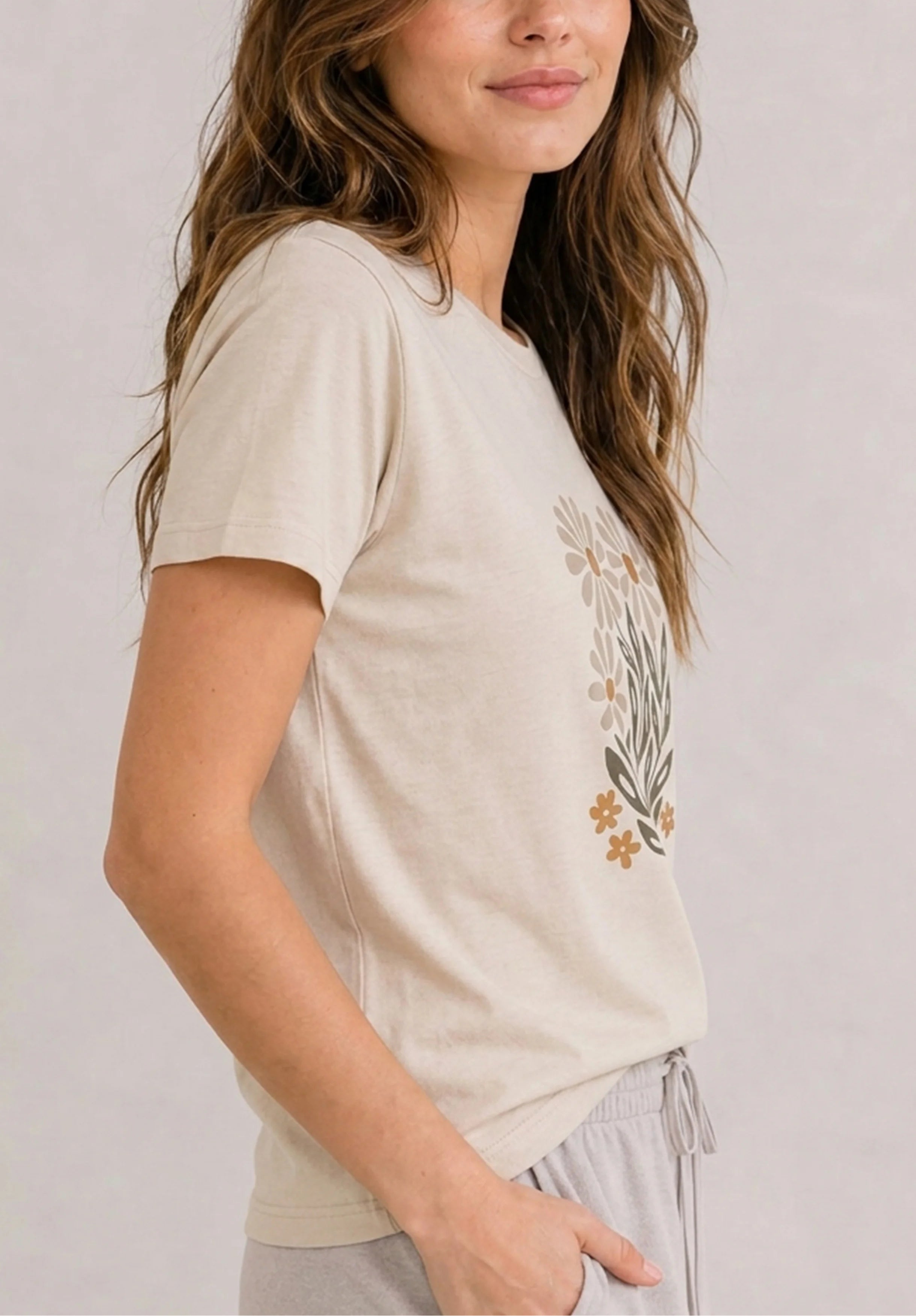 Retro Daisy Bloom Beige Tee